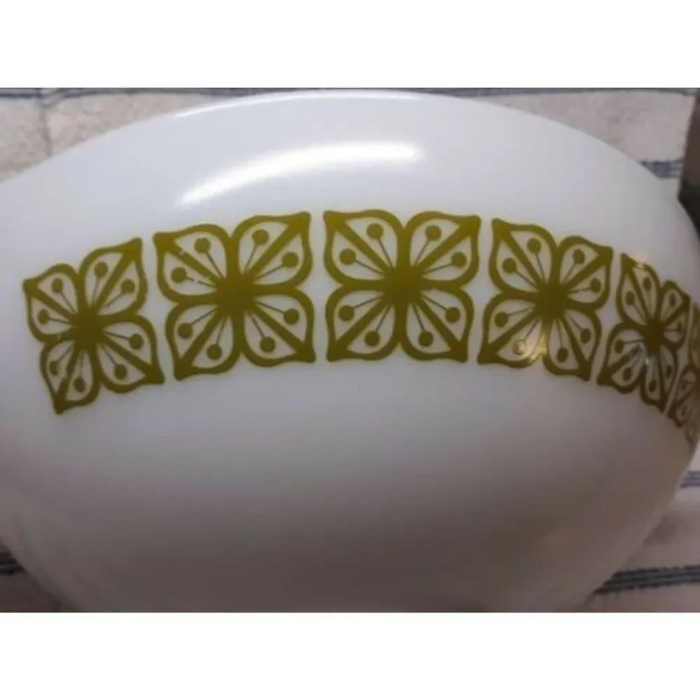 Pyrex Cinderella Autumn Verde Floral 4 Qt Green Square Flowers 444 Opal